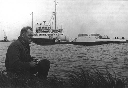 Han Mol bij het Noordzeekanaal