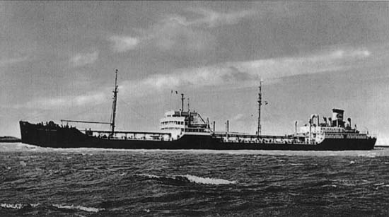 De Esso Den Haag zoals het schip er tot 1960 uitzag