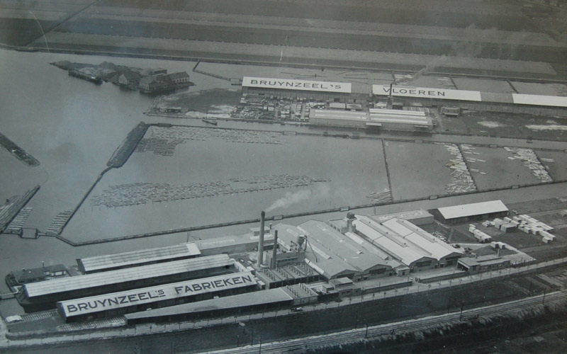 Bruynzeel omstreeks 1930