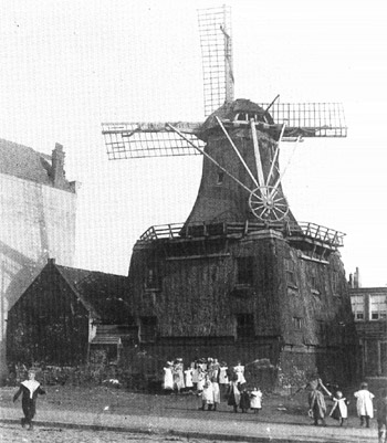 Loodwitmolen De Zon