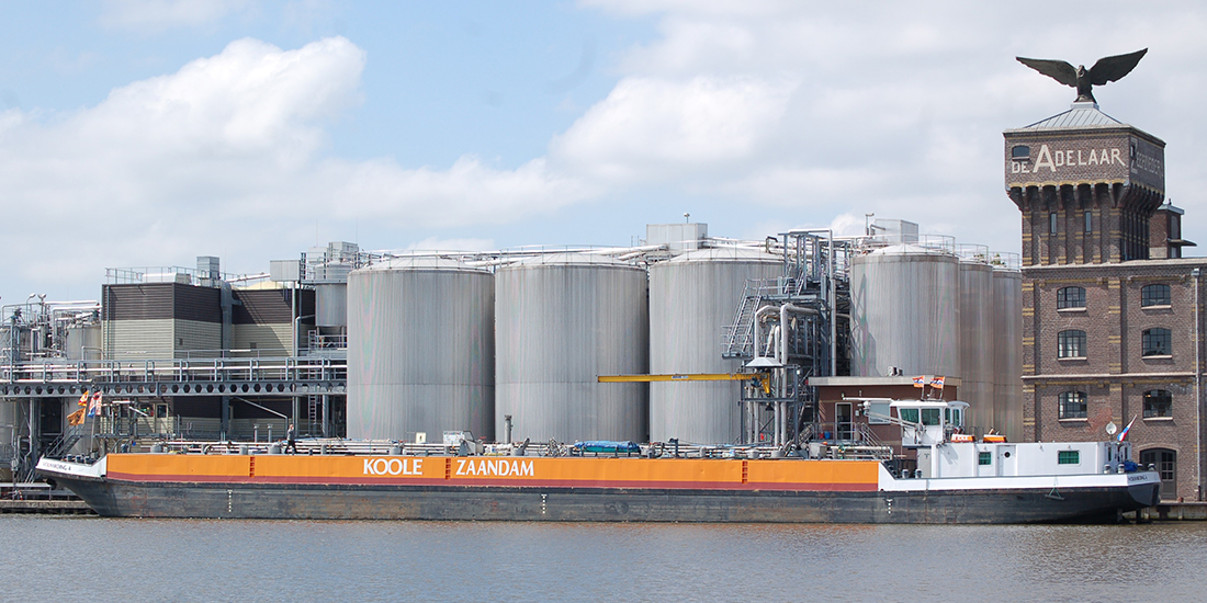 Een tanker van Koole Tankrederij